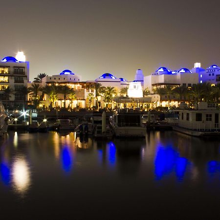 Hotel Park Hyatt Dubái Exterior foto The Marina at night