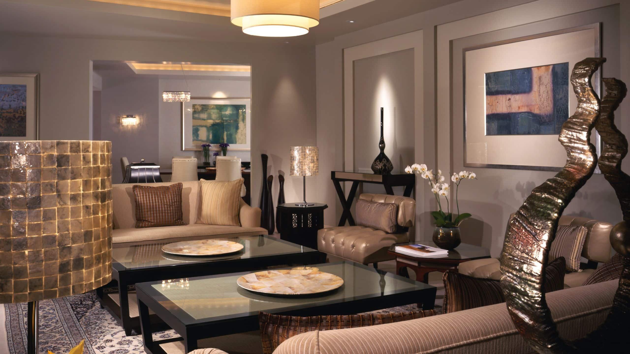 Hotel Park Hyatt Dubái Exterior foto A living room in a suite at the Mandarin Oriental, Singapore